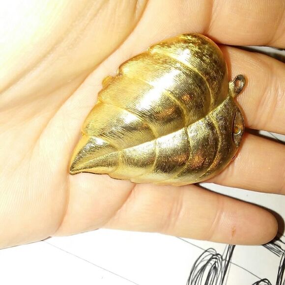 Vintage AVON golden perfume brooch - Picture 2 of 8